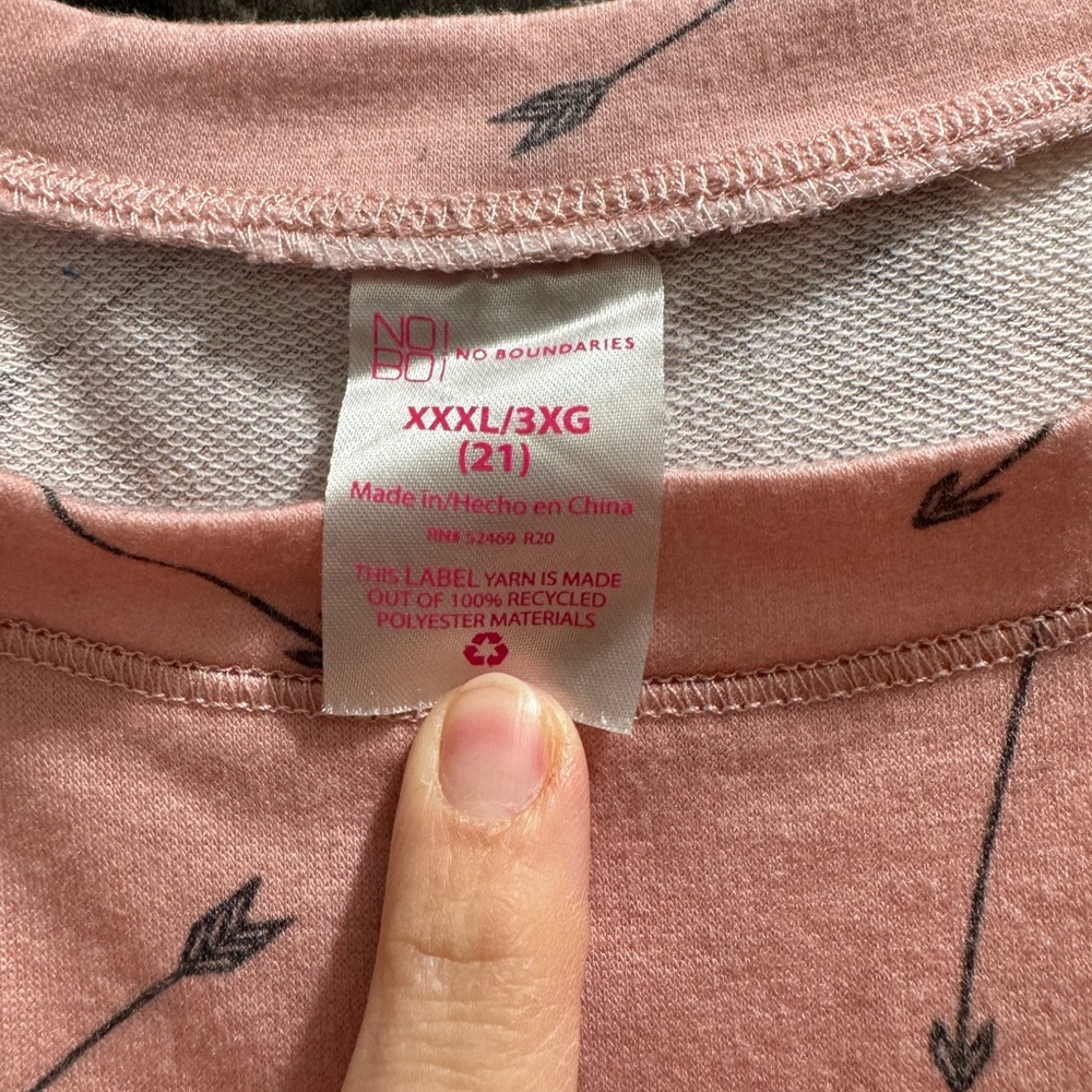 No Boundaries Pink Arrow Pattern Top - Picture 2 of 3